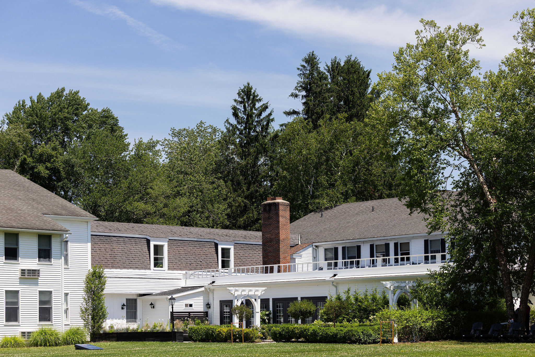 Picturesque Outdoor Setting at The Litchfield Inn